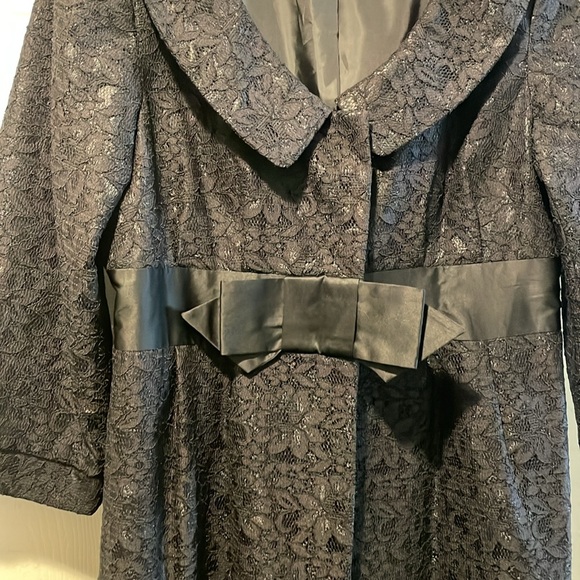 Harold's black lace coat - Picture 3 of 6